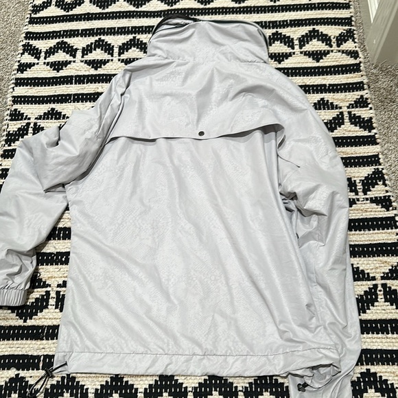 NWOT light gray, superdry sport size large windcheater - Picture 8 of 8